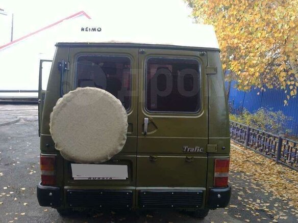 1989 Renault Trafic I Рестайлинг, зелёный, 575000 рублей - вид 5