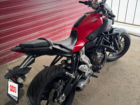 2014 Yamaha MT-07 (FZ-07), красный, 585000 рублей, вид 2