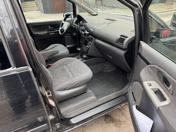 2001 Volkswagen Sharan I Рестайлинг, чёрный, 290000 рублей - вид 8