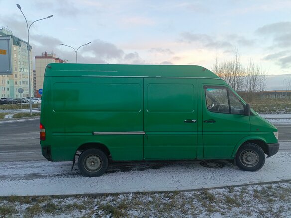 1995 Mercedes-Benz Sprinter, зелёный, 900000 рублей - вид 3