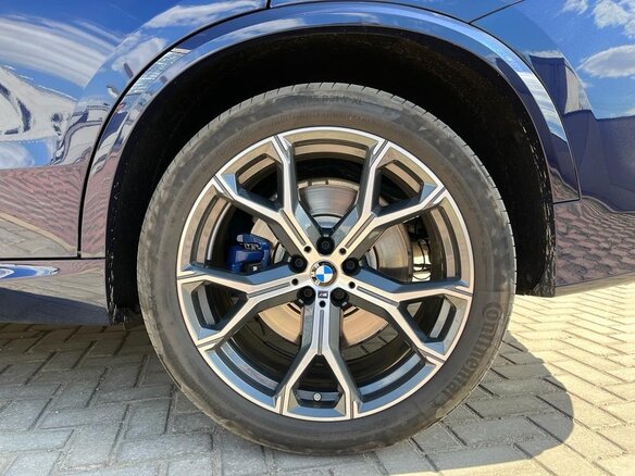 2020 BMW X5 30d IV (G05/G18), синий, 7700000 рублей - вид 6