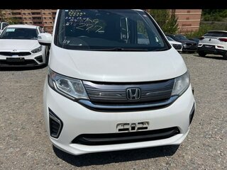 2016 Honda Stepwgn V, белый, 2100000 рублей, вид 1