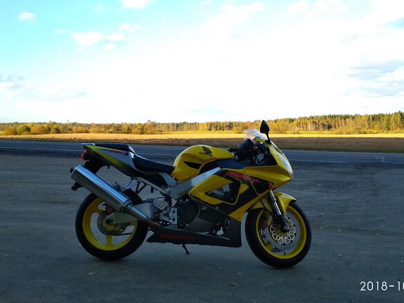 2001 Honda CBR 929RR Fireblade, жёлтый, 339620 рублей