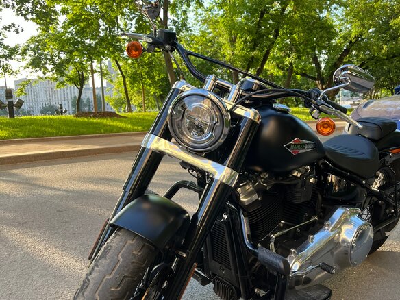 2018 Harley-Davidson Softail Slim, чёрный, 1940000 рублей - вид 2