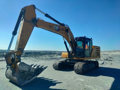 2022 Caterpillar 395, 11000000 рублей, вид 1