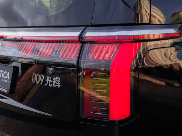 2024 Zeekr 009 108 kWh I Рестайлинг, чёрный - вид 11