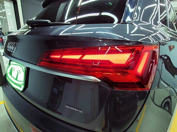 2020 Audi Q5 45 TFSI II (FY) Рестайлинг, серый, 4755000 рублей - вид 3