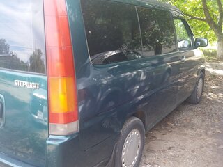 1998 Honda Stepwgn I, зелёный, 800000 рублей, вид 4