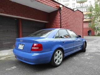 2001 Audi S4 I (B5), синий, 1350000 рублей, вид 4