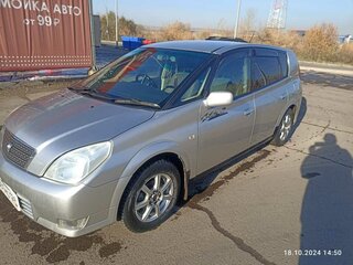 2002 Toyota Opa I Рестайлинг, серебристый, 670000 рублей, вид 1