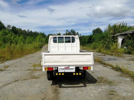 2000 Nissan Atlas, белый, 1800000 рублей, вид 4