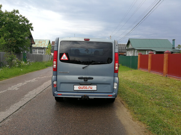 2011 Renault Trafic II Рестайлинг, голубой - вид 2