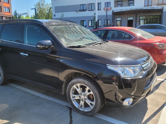 2013 Mitsubishi Outlander III, чёрный, 1700000 рублей - вид 3