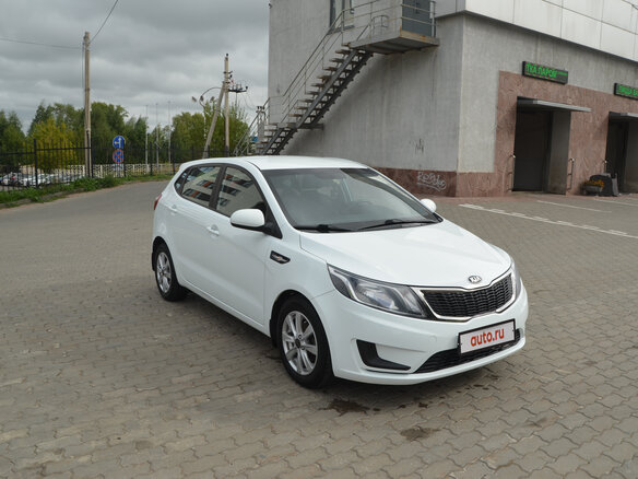 2014 Kia Rio III, белый - вид 1