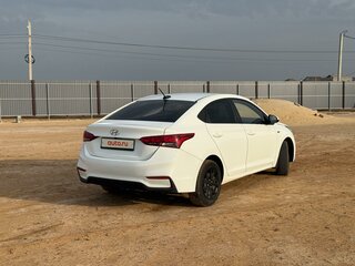 2017 Hyundai Solaris II, белый, 940000 рублей, вид 5