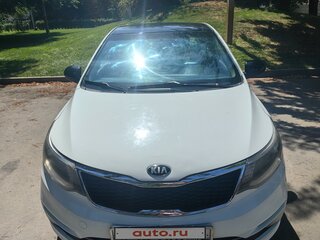 2015 Kia Rio III Рестайлинг, белый, 890000 рублей, вид 3