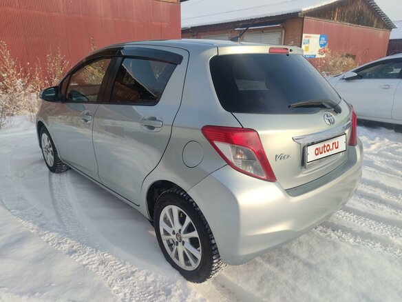 2011 Toyota Vitz III (XP130), серый, 860000 рублей - вид 6