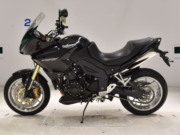 2010 Triumph Tiger 1050, чёрный, 650000 рублей - вид 2