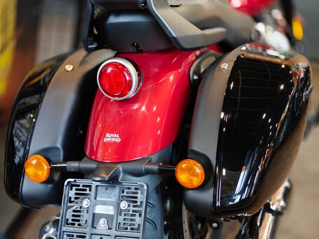 2026 Royal Enfield Super Meteor, красный, 792000 рублей, вид 2