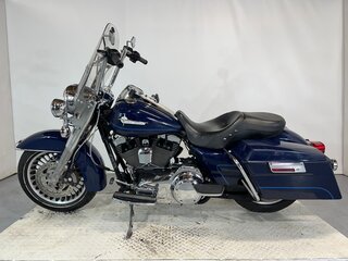 2010 Harley-Davidson Road King, синий, 610000 рублей, вид 2