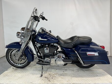 2010 Harley-Davidson Road King, синий, 610000 рублей, вид 2