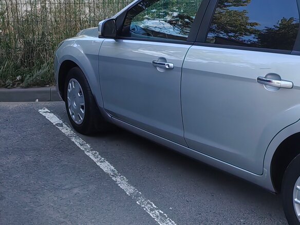 2010 Ford Focus II Рестайлинг, серебристый, 630000 рублей - вид 2