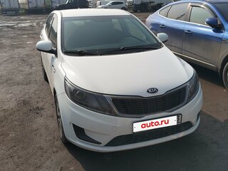 2013 Kia Rio III, белый, 850000 рублей, вид 2