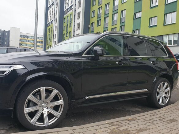 2018 Volvo XC90 II, чёрный, 4421903 рублей - вид 4
