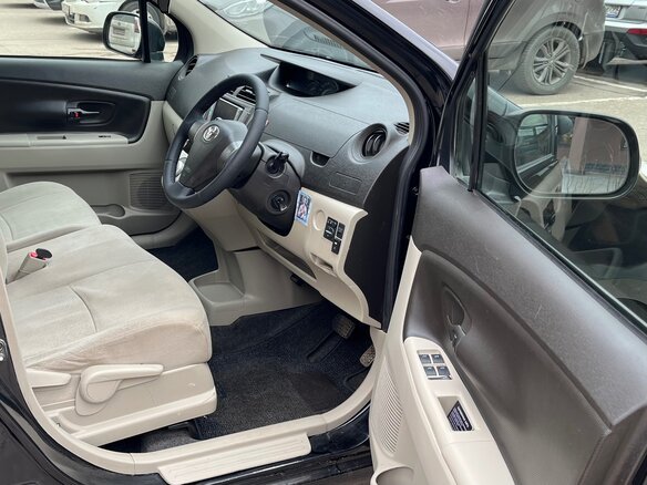 2009 Toyota Passo Sette, чёрный, 710000 рублей - вид 14