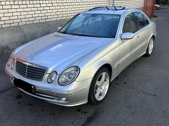 2004 Mercedes-Benz E-Класс 200 III (W211, S211), серебристый, 1300000 рублей