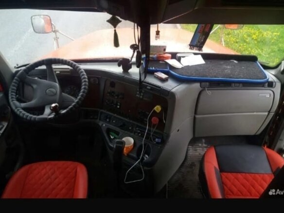 2006 Freightliner Century Class, красный, 990000 рублей - вид 9