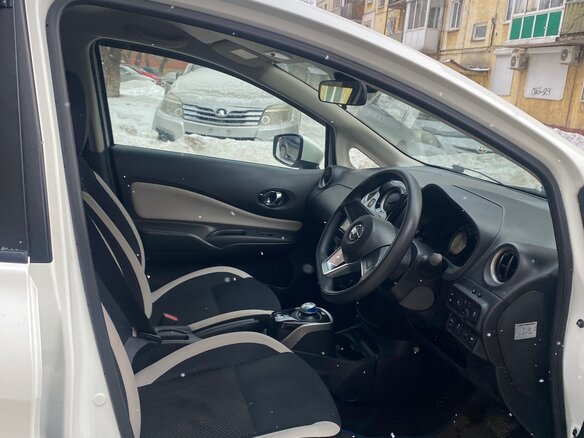 2019 Nissan Note e-Power II Рестайлинг, белый, 1500000 рублей - вид 4