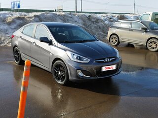 2013 Hyundai Solaris I, серый, 690000 рублей, вид 3