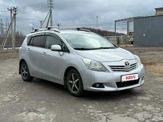 2012 Toyota Verso I Рестайлинг, серебристый, 870000 рублей, вид 3