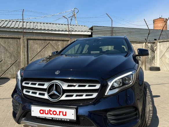 2017 Mercedes-Benz GLA 200 I (X156), синий, 2800000 рублей - вид 1