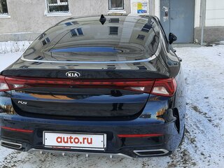 2020 Kia K5 III, чёрный, 3200000 рублей, вид 4