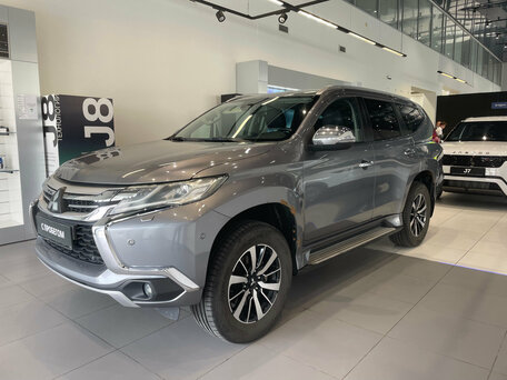 Mitsubishi Pajero Sport III