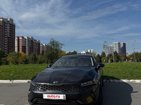 2021 Kia K5 III, серый, 2250000 рублей, вид 3