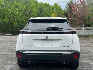 2023 Peugeot 2008 II, белый, 1351400 рублей, вид 5