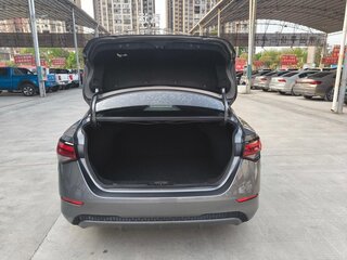 2022 Nissan Sylphy IV (B18), серый, 1370000 рублей, вид 5