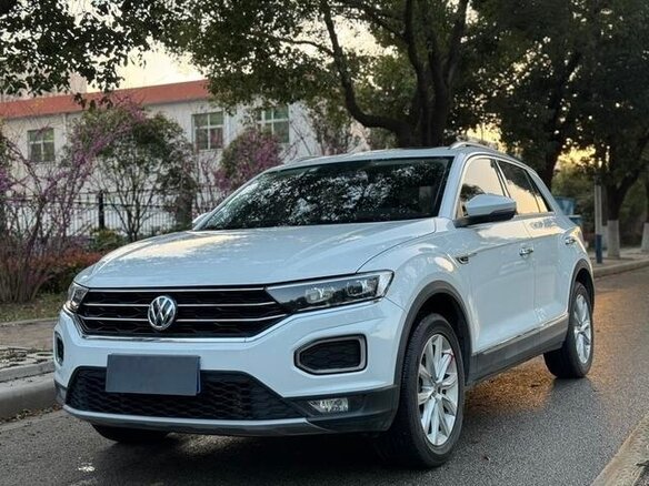 2021 Volkswagen T-Roc I, белый, 1700000 рублей