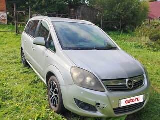 2013 Opel Zafira B Рестайлинг, серебристый, 710000 рублей, вид 3
