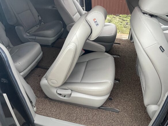 2019 Kia Carnival III, чёрный - вид 13