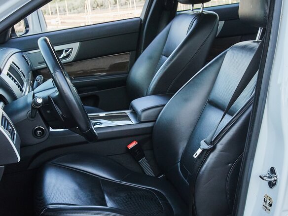 2013 Jaguar XF I Рестайлинг, белый, 2650000 рублей - вид 7