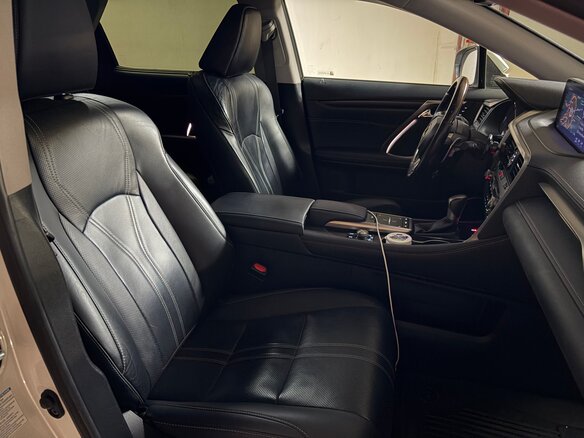 2020 Lexus RX 300 IV Рестайлинг, белый, 6500000 рублей - вид 10