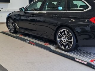 2019 BMW 5 серии 520d xDrive VII (G30/G31/G38), чёрный, 4099000 рублей, вид 5