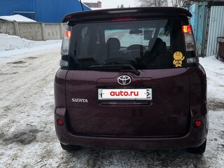 2011 Toyota Sienta I Рестайлинг 2, красный, 1000000 рублей, вид 3