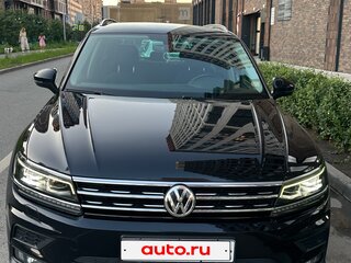 2017 Volkswagen Tiguan II, чёрный, 2200000 рублей, вид 2