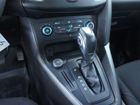 2017 Ford Focus III Рестайлинг, белый - вид 11