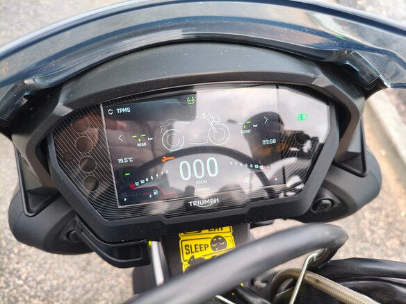 2021 Triumph Street Triple, чёрный, 700000 рублей - вид 9